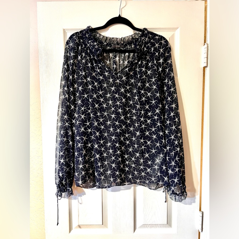 EUC SZ L NYDJ semi sheer navy starry blouse